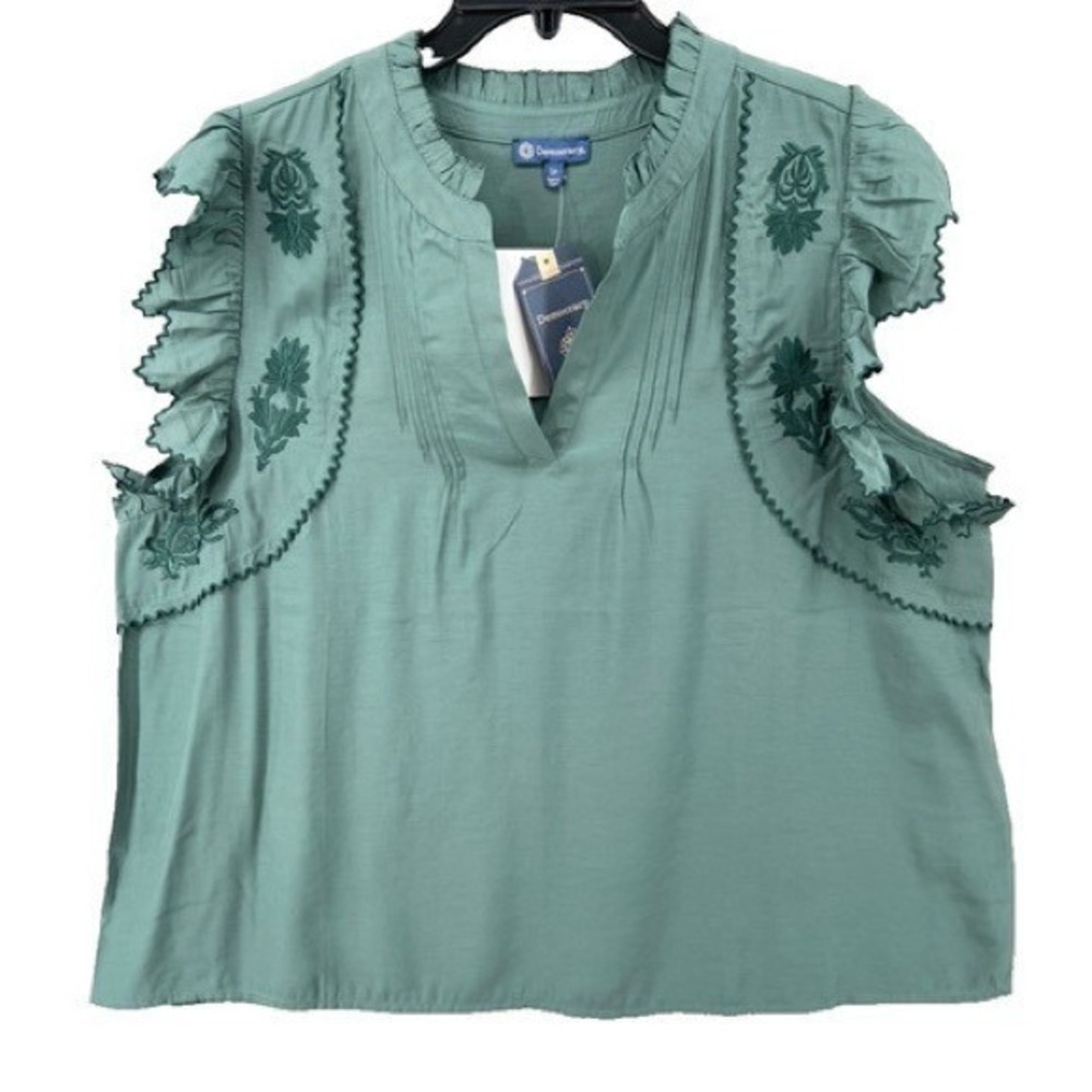 NWT Democracy Shirt Sz 1X Green Pullover Ruffle Cap Sleeves Embroidered V-Neck